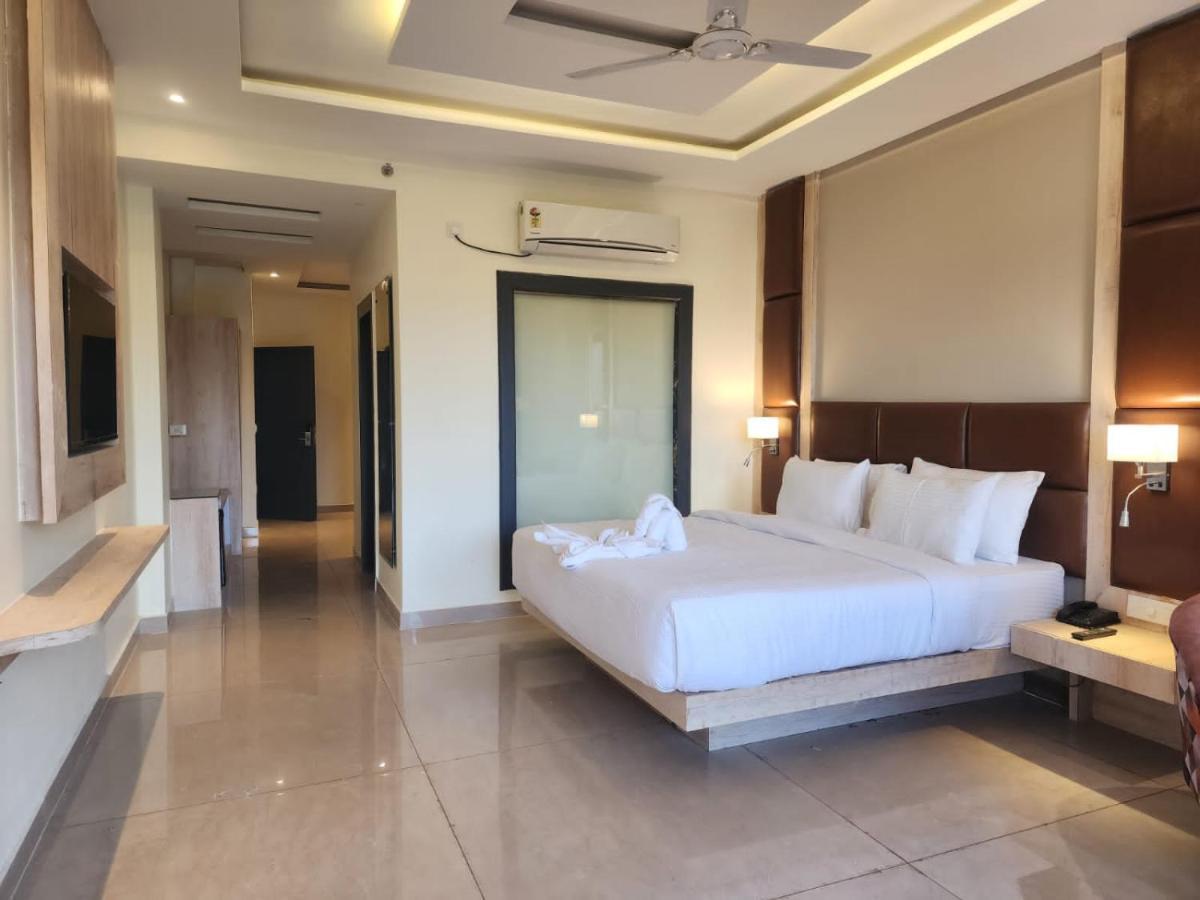 Aachman River And Valley View Resort Dharamshala - A Riverside Resort With Balcony View Εξωτερικό φωτογραφία
