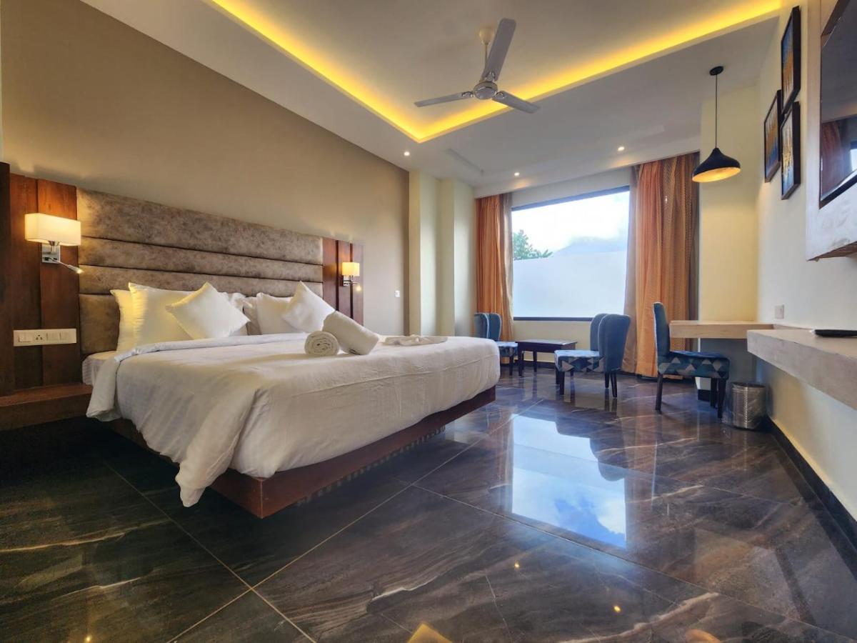 Aachman River And Valley View Resort Dharamshala - A Riverside Resort With Balcony View Εξωτερικό φωτογραφία