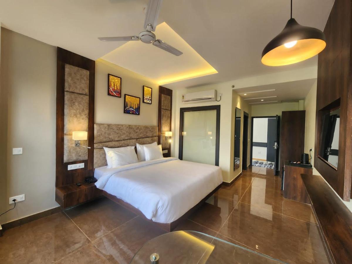 Aachman River And Valley View Resort Dharamshala - A Riverside Resort With Balcony View Εξωτερικό φωτογραφία