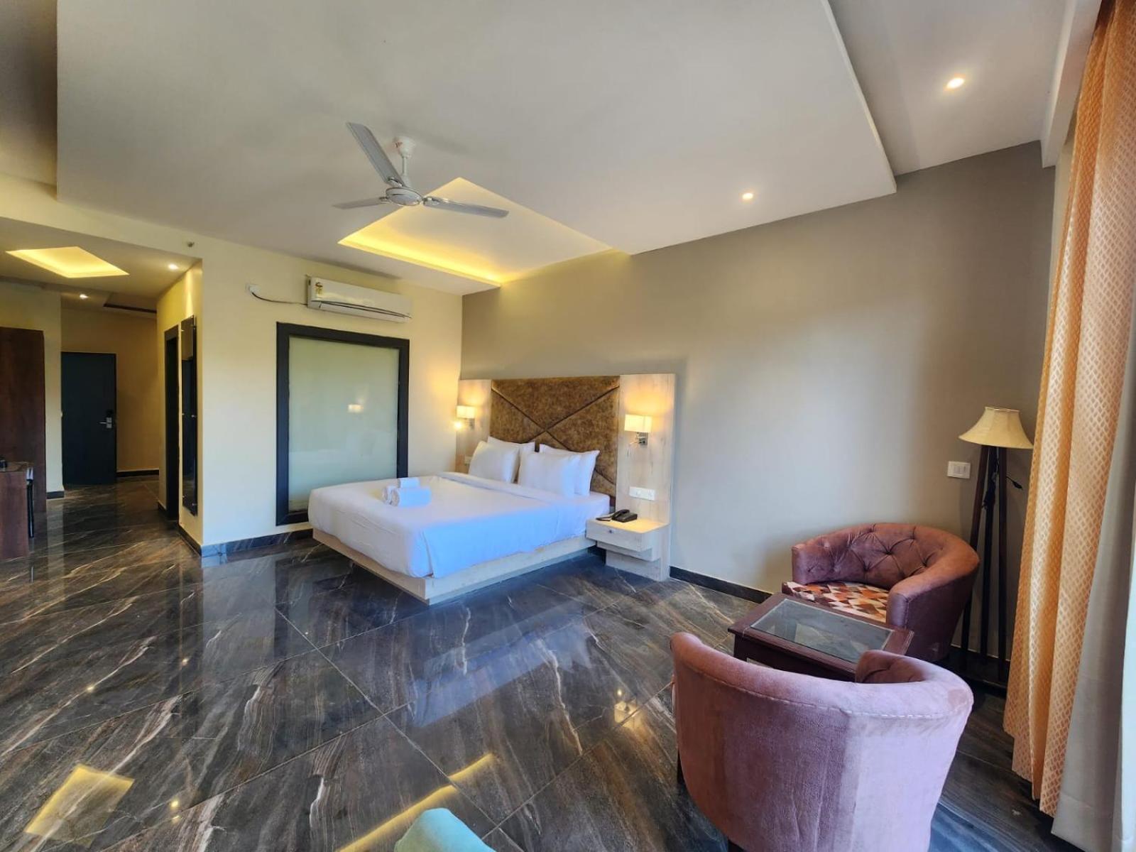 Aachman River And Valley View Resort Dharamshala - A Riverside Resort With Balcony View Εξωτερικό φωτογραφία