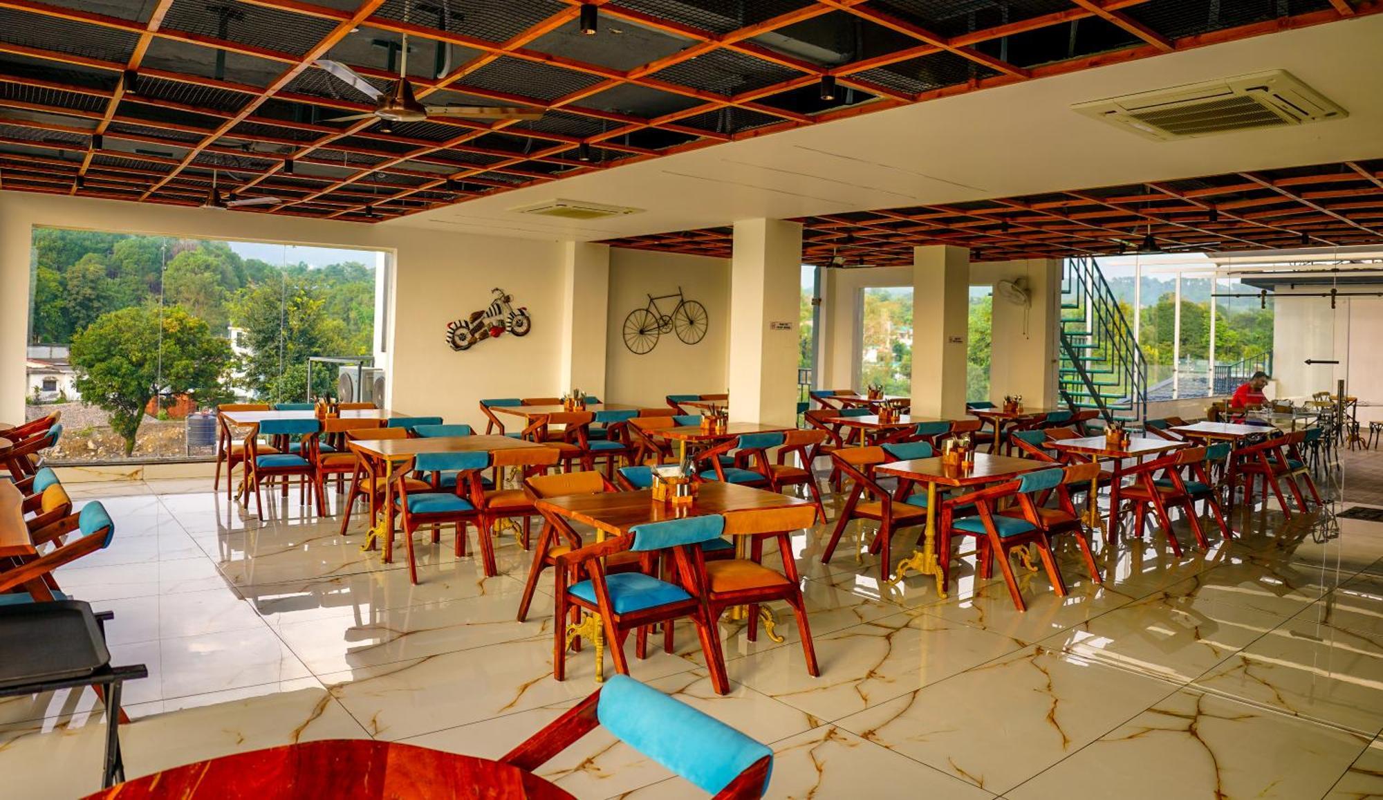 Aachman River And Valley View Resort Dharamshala - A Riverside Resort With Balcony View Εξωτερικό φωτογραφία