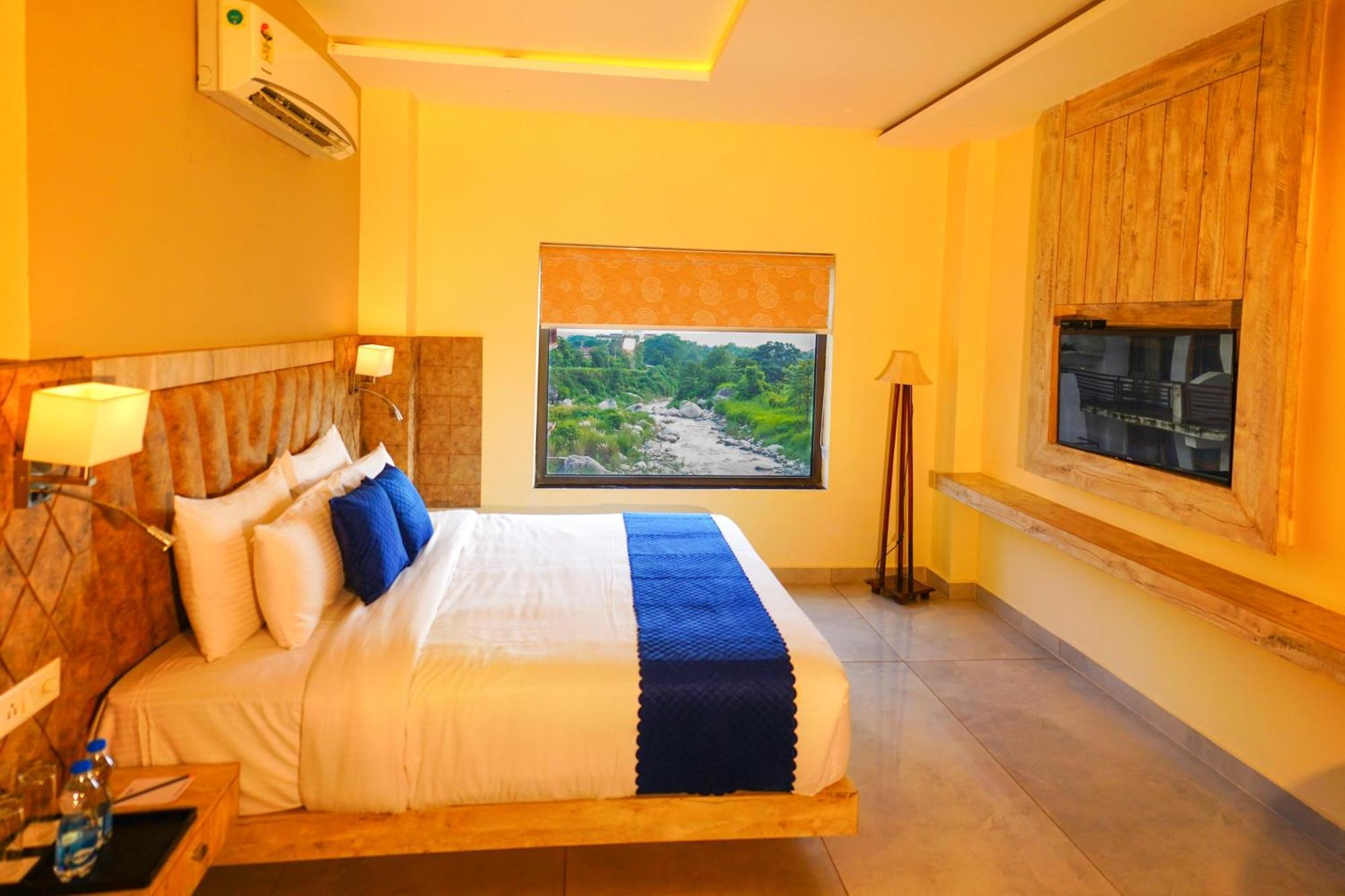 Aachman River And Valley View Resort Dharamshala - A Riverside Resort With Balcony View Εξωτερικό φωτογραφία