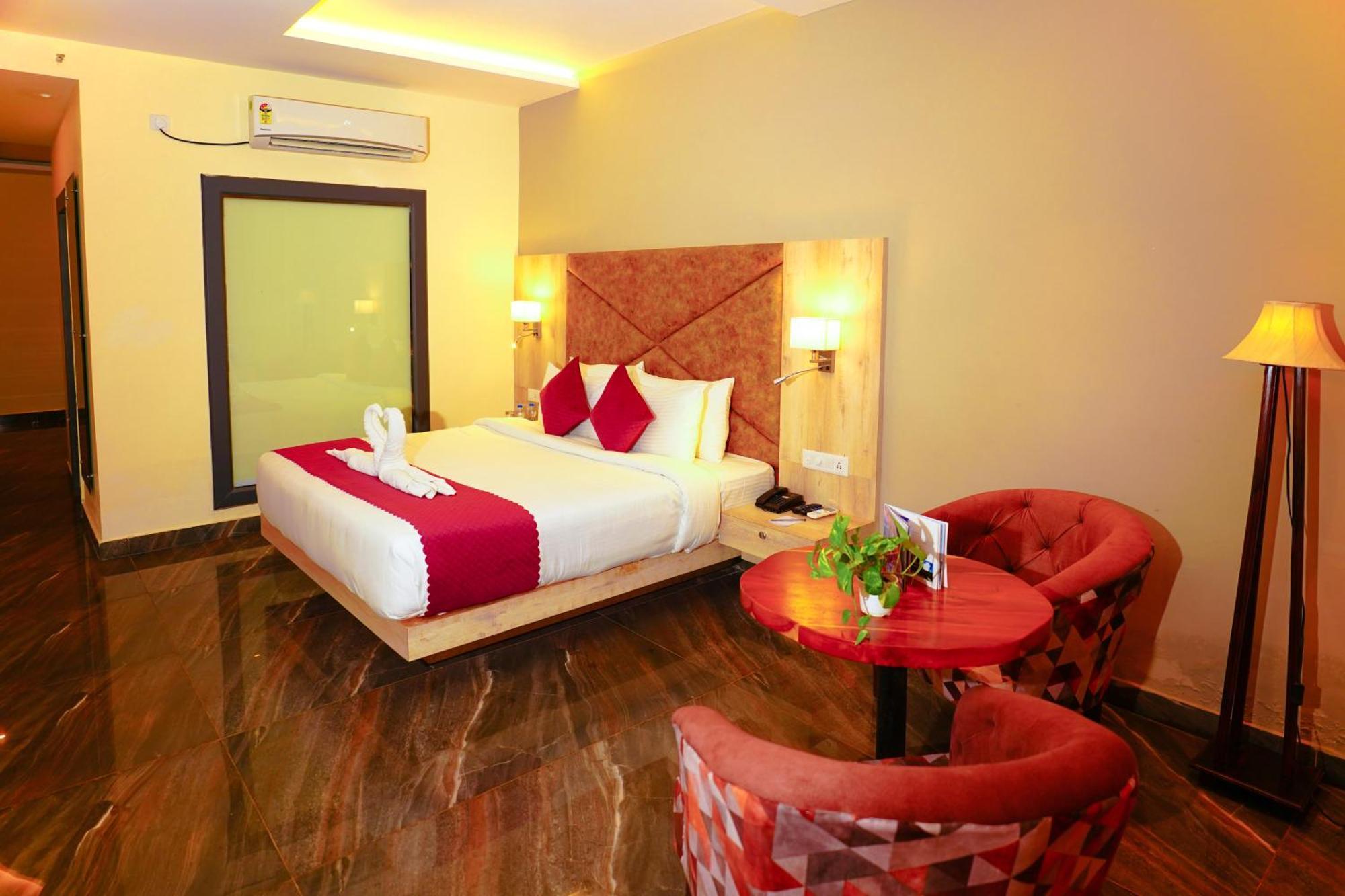 Aachman River And Valley View Resort Dharamshala - A Riverside Resort With Balcony View Εξωτερικό φωτογραφία