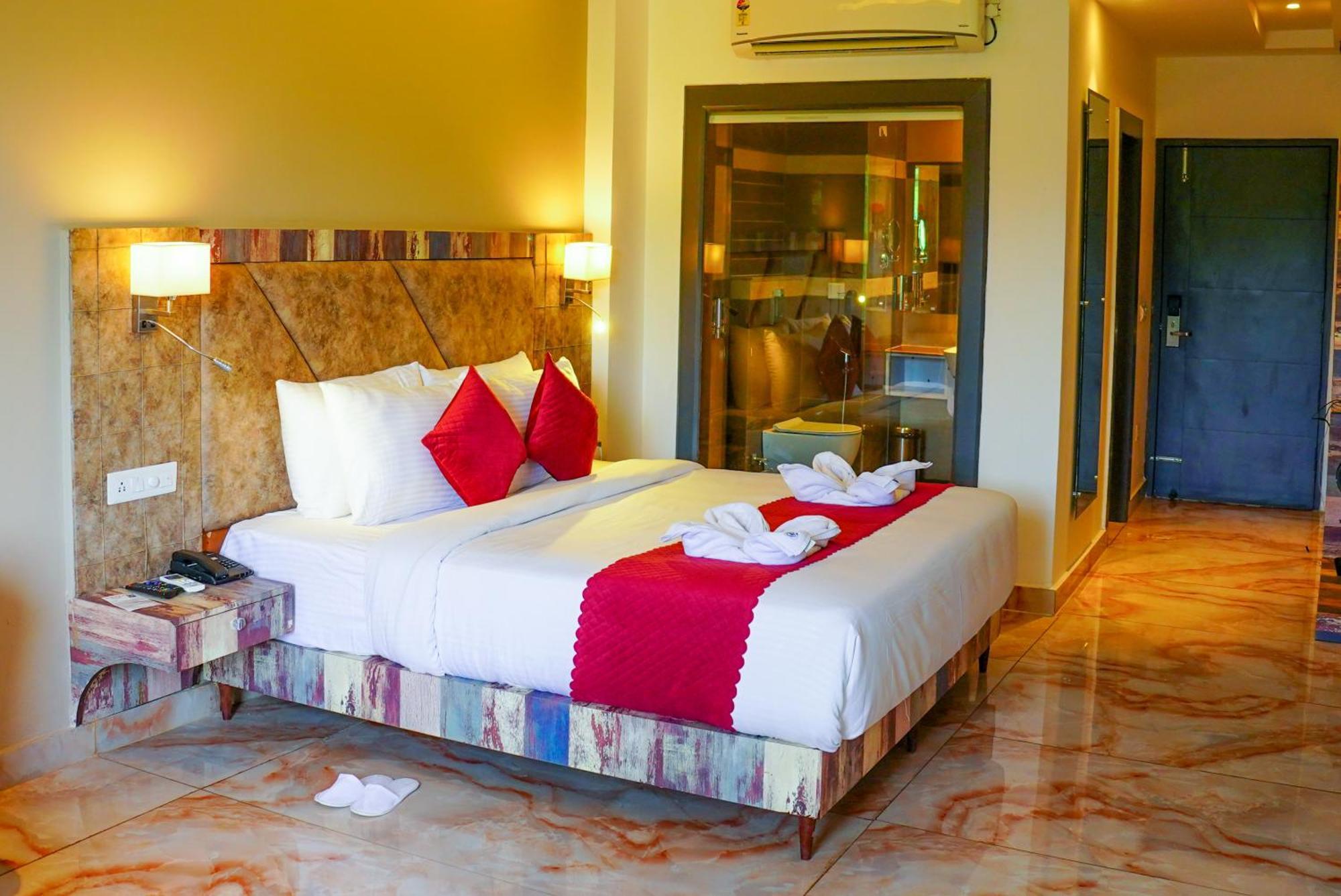 Aachman River And Valley View Resort Dharamshala - A Riverside Resort With Balcony View Εξωτερικό φωτογραφία