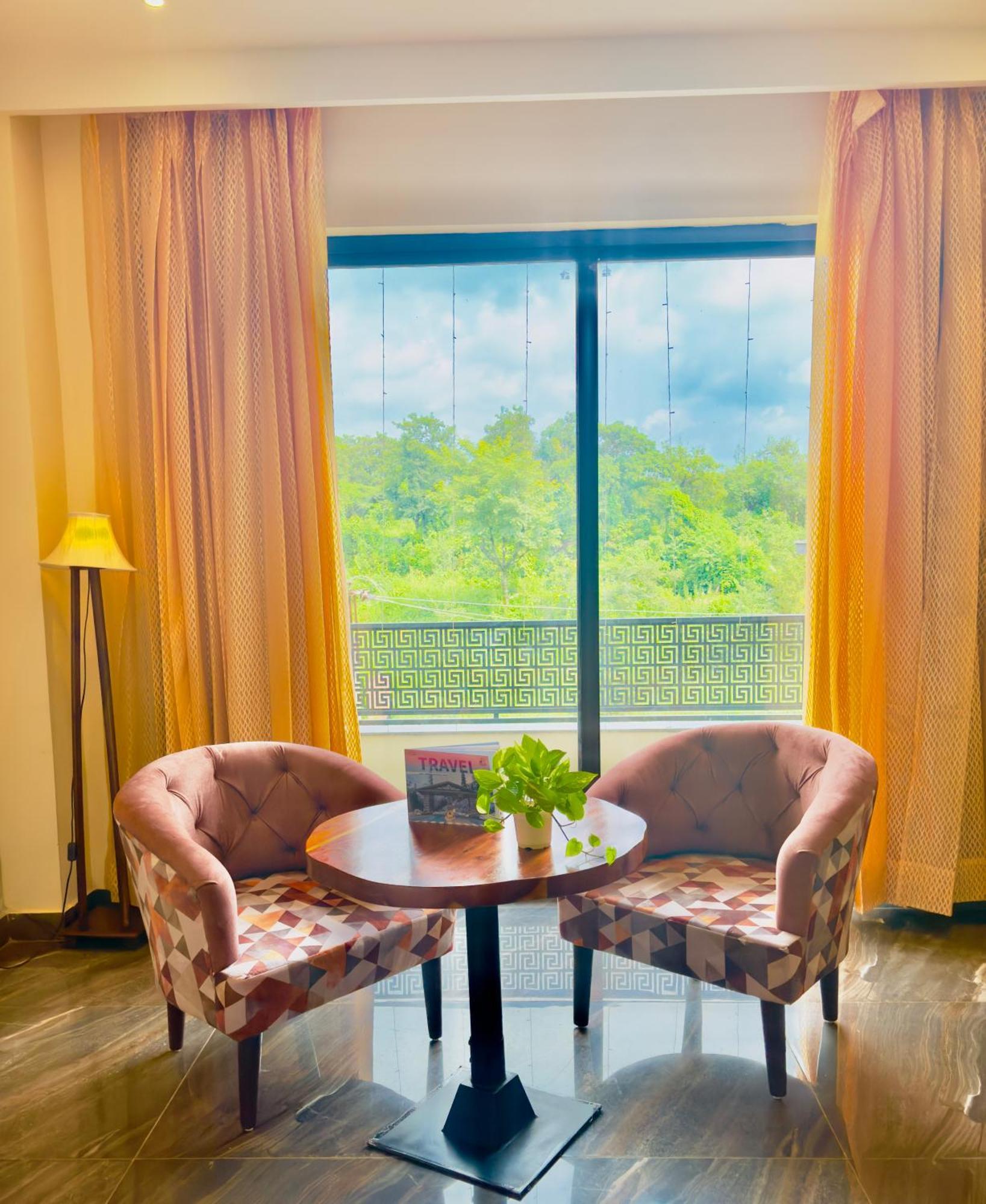 Aachman River And Valley View Resort Dharamshala - A Riverside Resort With Balcony View Εξωτερικό φωτογραφία